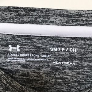 Under Armour Shirts - UNDER ARMOUR • Loose Grey Short Sleeve Tee Sz S Under Armour Shirts - UNDER ARMOUR • Loose Grey Short Sleeve Tee Sz S